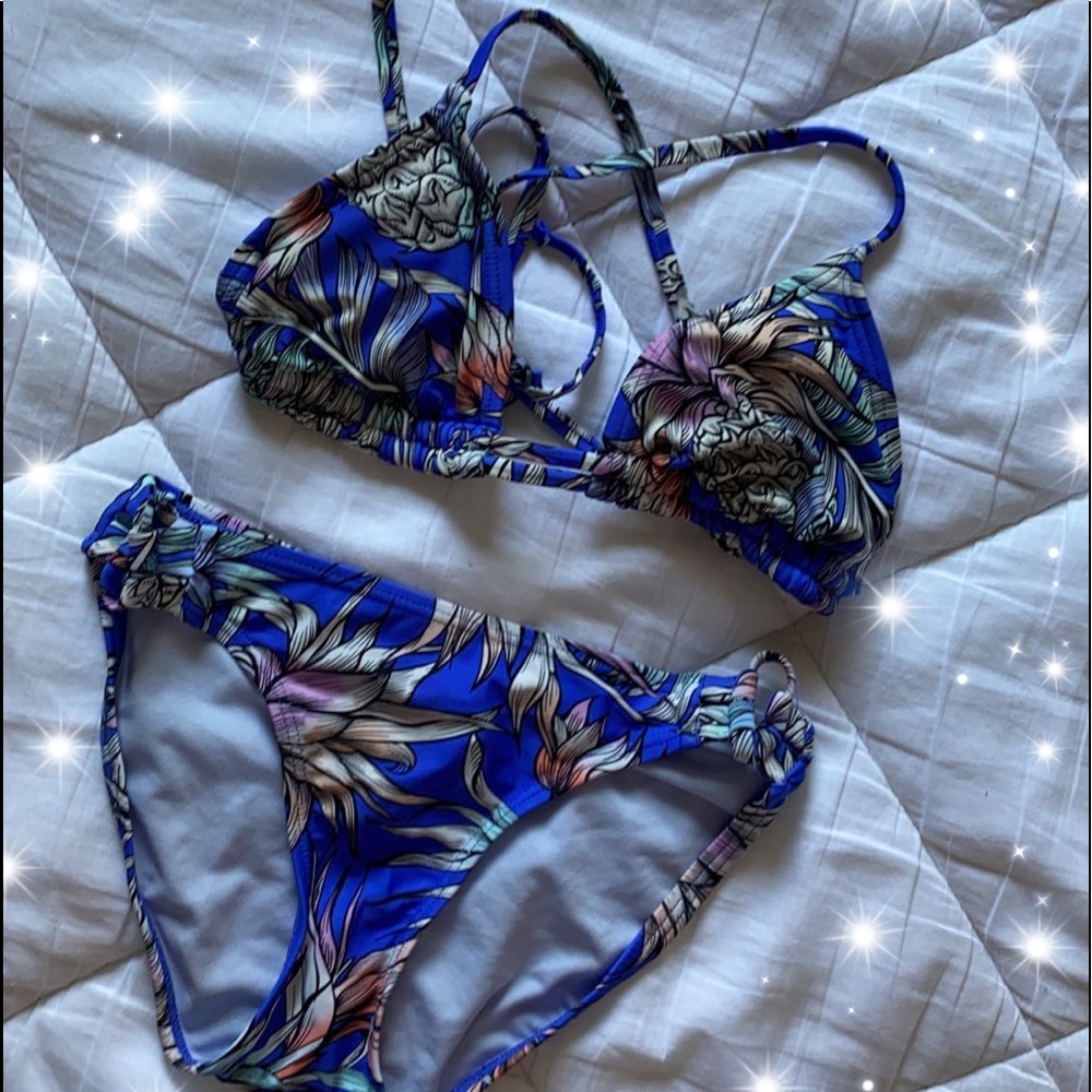 Blue Floral Patterned Bikini Set